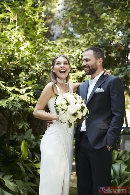 Bestemsu Özdemir sevgilisi Serkan Mehmet Durdu evliliğe ilk adımı attı! Yeni yılın ilk dakikalarında teklif aldı işte o anlar: "Evet dedim..." - 12