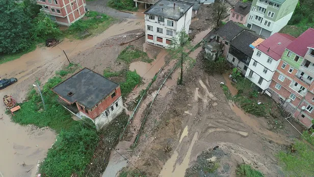 Son dakika: Trabzon ve Rize'yi sel vurdu! Meteoroloji'den Doğu Karadeniz için sel uyarısı geldi-4