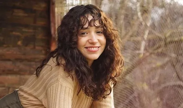 unlu-popcu-zeynep-bastik-3-milyon-tl-kaybetti-1672088471514.jpeg Ünlü popçu Zeynep Bastık 3 milyon TL kaybetti!-2