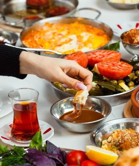 1737911631011.jpg Boş mideye çok zarar veriyor! Açken yememeniz gereken 8 besin-3