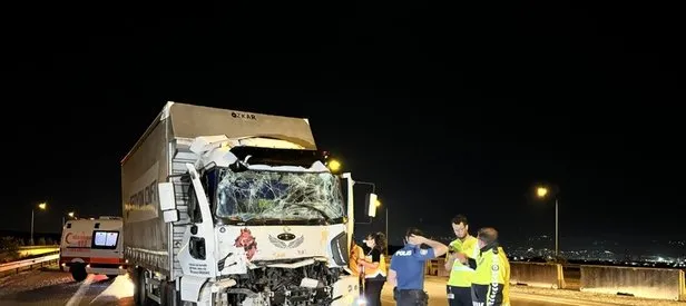 Bursa’da kamyon TIR’a çarptı