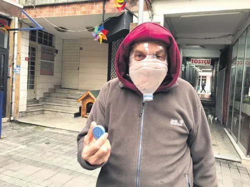 koronaviruse-karsi-kenetlendik-30-gun-boyunca-bedava-ekmek-verecek-1585358354213.jpeg