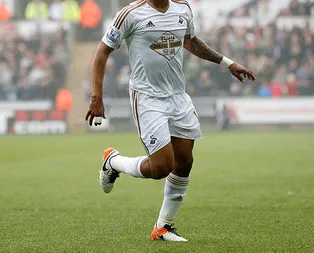 Beşiktaş Ganalı forveti bitiriyor