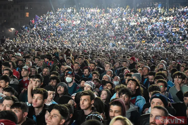 Trabzonspor taraftarı şampiyonluğu kutluyor! Renkli görüntüler... - 46