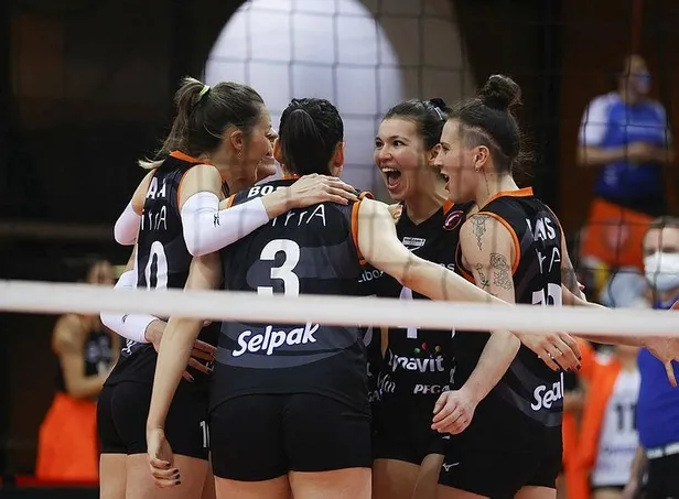 allianz-mtv-stuttgarti-deviren-eczacibasi-dynavit-cev-kupasinda-sampiyon-oldu-1647985244922.jpeg