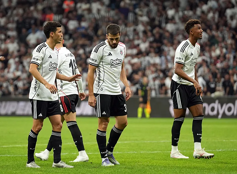 Beşiktaş'ın Başakşehir galibiyetinde kırmızı kart detayı! "Geç kaldı kriz çıktı" - 7