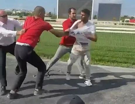 Hipodromu karıştıran kavga! Tekme tokat girdiler