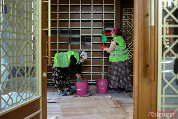 SON DAKİKA: İstanbul Taksim'de yapımı devam eden camide heyecanlandıran anlar! Dev avize ve kapı kasası takıldı! İnce işçiliğe geçildi - 15