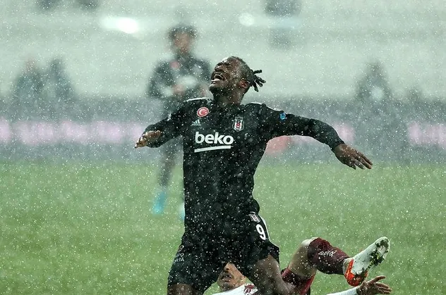 Beşiktaş üstün oynadığı maçta kalesinde gördüğü hatalı golle 2 puan kaybetti