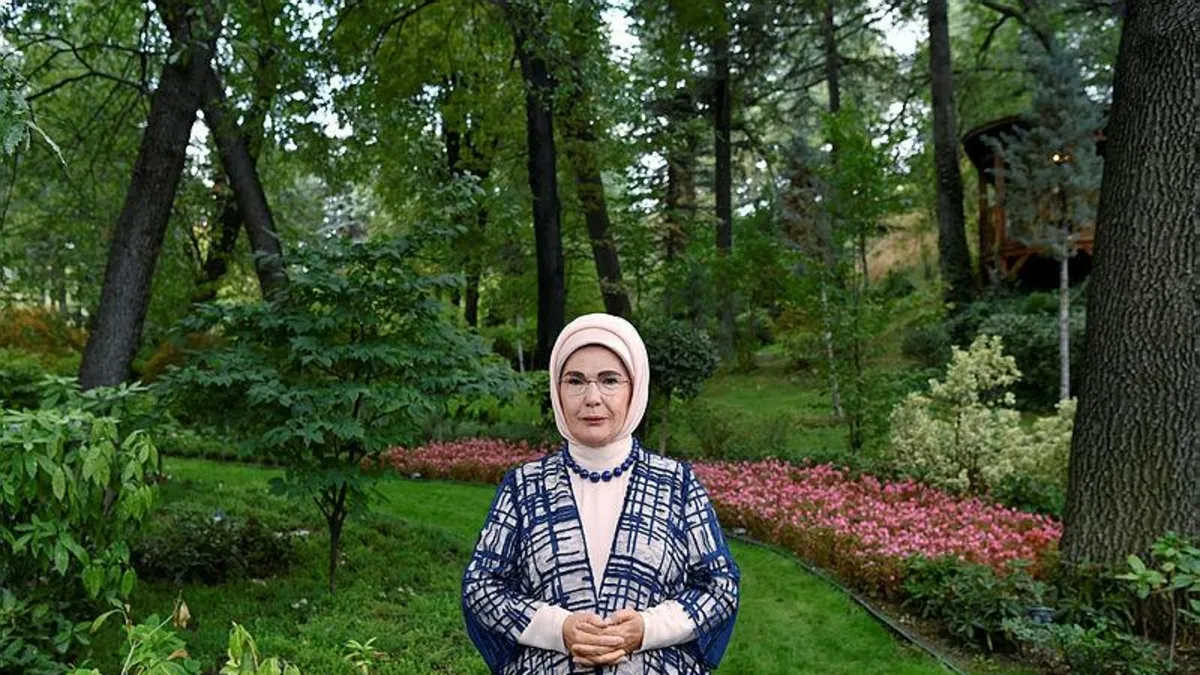Emine Erdoğan'dan Kiev'deki Lider Eşleri Zirvesi'ne mesaj: Çocuklara bunu borçluyuz