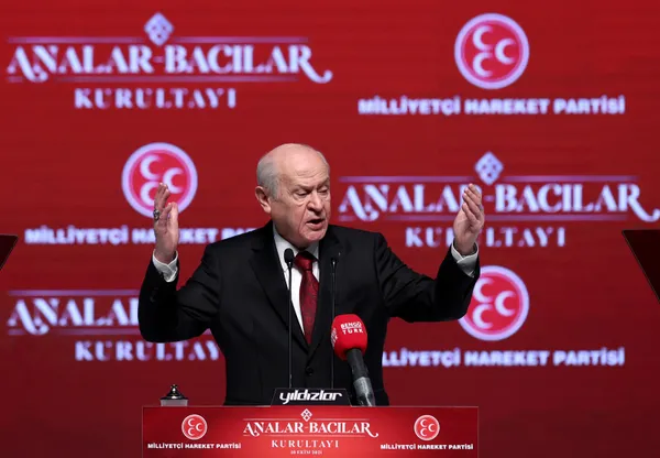 son-dakika-mhp-genel-baskani-devlet-bahceliden-analar-bacilar-kurultayinda-onemli-aciklamalar-analariniz-kollarini-acmis-bekliyor-evinize-donun-1633869672722.jpg SON DAKİKA: MHP Genel Başkanı Devlet Bahçeli'den Analar-Bacılar Kurultayı'nda önemli açıklamalar: Analarınız kollarını açmış bekliyor evinize dönün-8