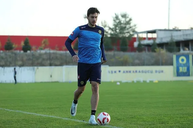 Beşiktaş, Umut Nayir'i transfer etti