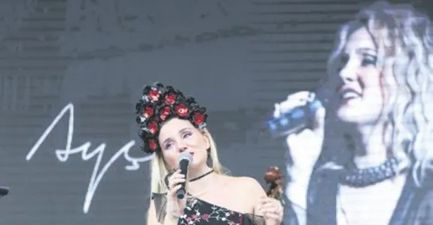 Ezgi Ayçe yeni teklisi için stüdyoya girdi