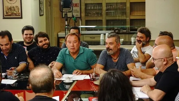 Diziden ilk kareler geldi! Seksenler dizisi ne zaman başlayacak? Ergun Plak dizide olacak mı?-3