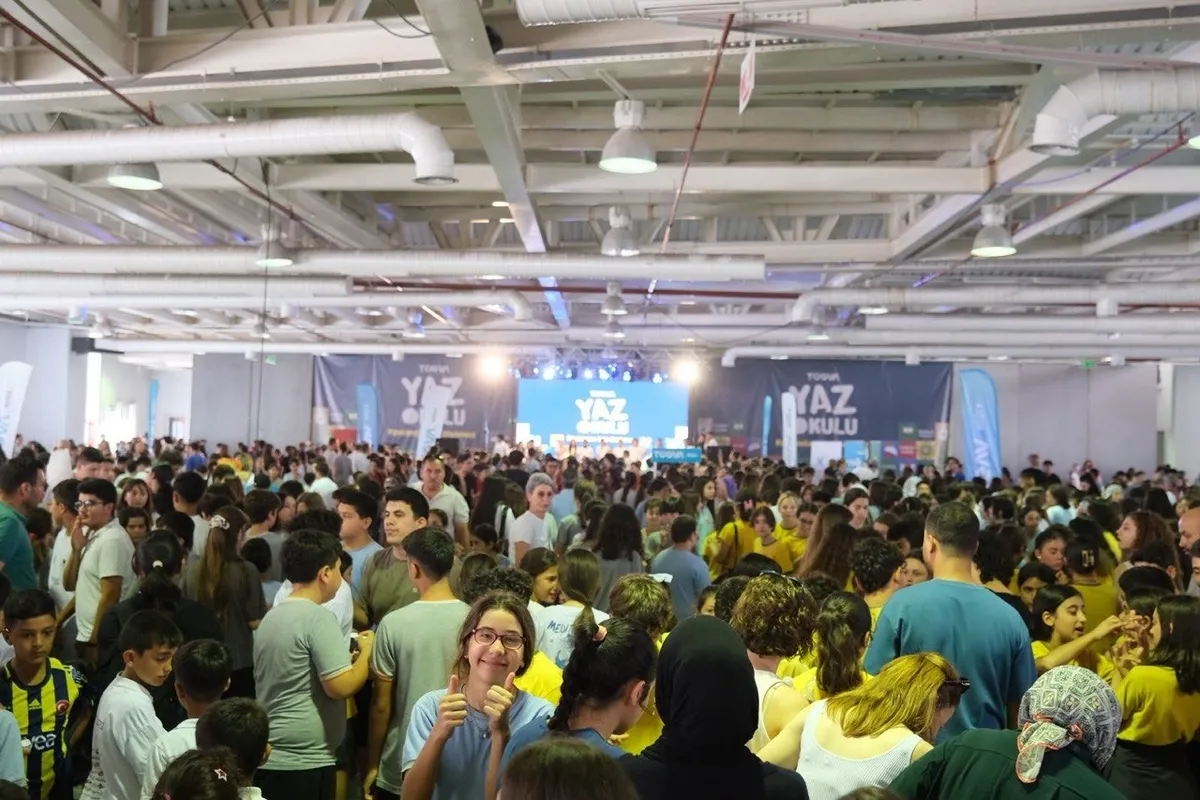 1781789906639.jpg Bodrum’da TÜGVA Yaz Okulu coşkusu: 3 bin genç buluştu-7