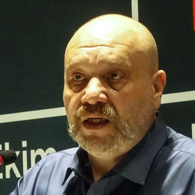 LGBT terörüne destek veren Ahmet Mümtaz Taylana tepkiler dinmiyor: Batınız buysa Batınız batsın!