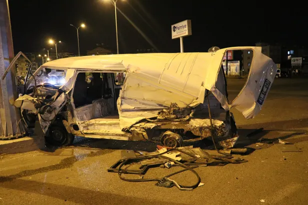 Son dakika: Freni patlayan kamyon, ışıkta bekleyen 11 aracı biçti: 12 yaralı-3