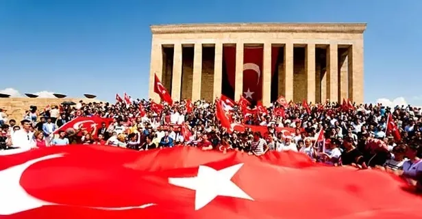 Bugün yarım gün mü? 29 Ağustos resmi tatil mi sayılıyor? Yarın bankalar, hastaneler, resmi daireler açık mı?