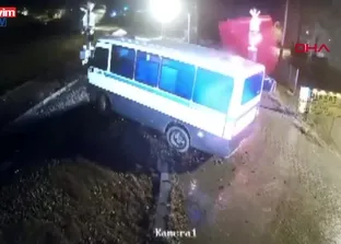 Kırıkkale’de tren kazası: Ölümden kaçış kamerada!