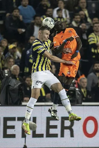 fenerbahce-evinde-basaksehiri-rossinin-muhtesem-goluyle-1-0-maglup-etmeyi-basardi-1666466311537.jpeg Fenerbahçe evinde Başakşehir'i Rossi'nin muhteşem golüyle 1-0 mağlup etmeyi başardı-10