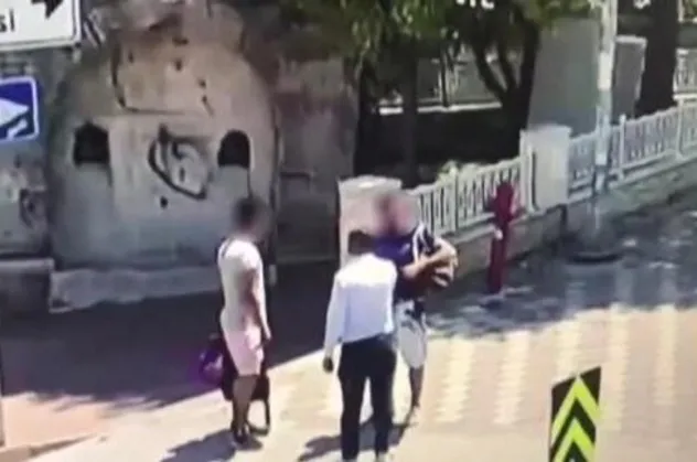 İş adamının akıllara durgunlu veren "hırsızlık" oyunu