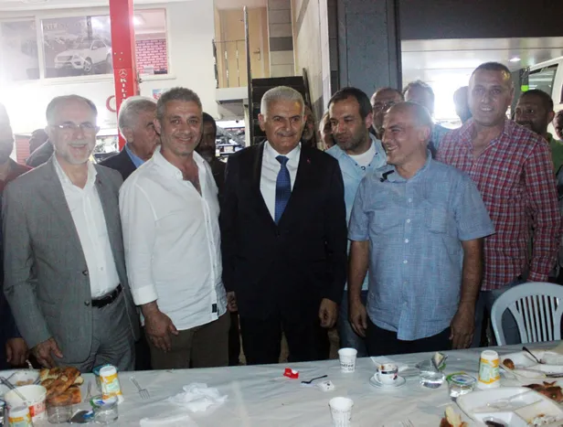 Binali Yıldırım oto sanayi esnafıyla iftar yaptı-3