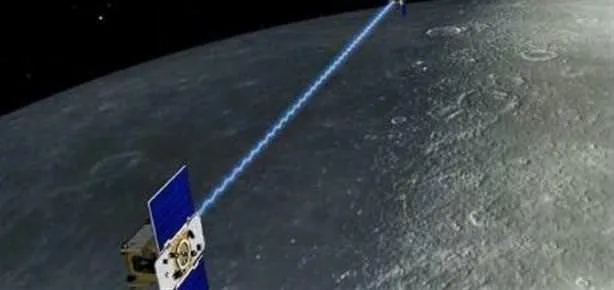 İki uzay aracı Ay’a çarptı