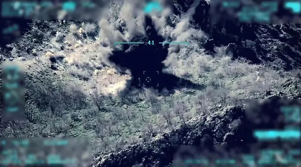 Terör örgütü PKK’ya Pençe-Kilit darbesi: Zap’ta 400 terörist köşeye sıkıştı-4