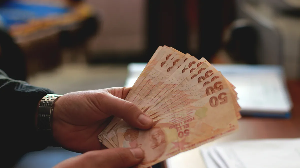 2026 Ramazan Bayramı'nda Çalışanlara Ek Mesai Ücreti: Asgari Ücretli İşçiler 4.954 TL Alacak