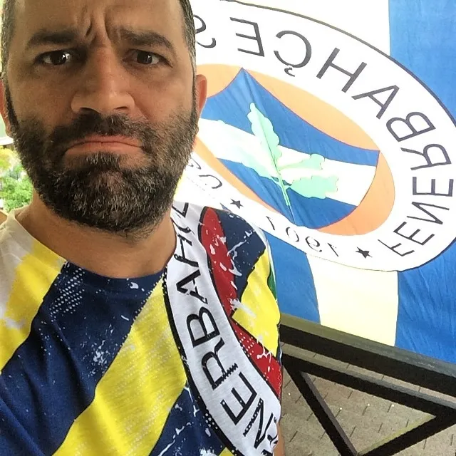 sevket-coruh-derbi-sorusturmasinda-para-cezasi-aldi-1783750737816.jpg Derbi tribünündeki tezahüratlar yargıya taşınmıştı: Oyuncu Şevket Çoruh'a para cezası-4