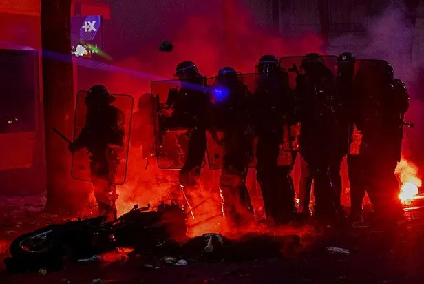 bm-fransayi-uyardi-guvenlik-yasa-tasarisi-muslumanlarin-fislenmesine-yol-acabilir-1607530827390.jpeg BM Fransa'yı uyardı: Güvenlik yasa tasarısı Müslümanların fişlenmesine yol açabilir-4