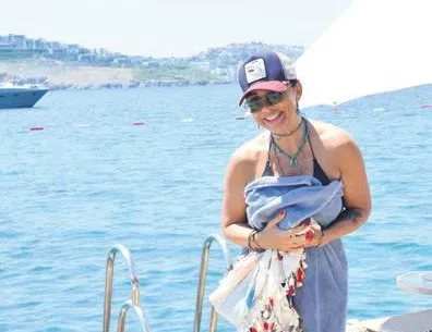 Selen Görgüzel hem iş hem tatil yaptı