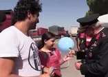 Sürücüleri şaşırtan uygulama! Jandarma'dan yorulan sürücülere çay ikramı