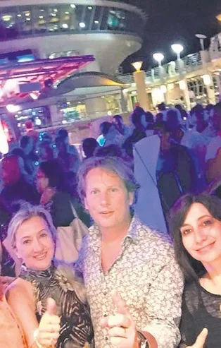 Dolanlandırıcılar 50 bin kişiyi tokatladı, 300 milyon euro’luk vurgun yaptı