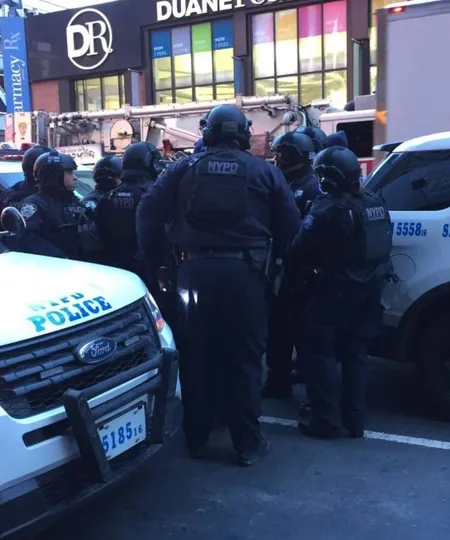 New York'ta patlama! Büyük panik yaşanıyor...-2