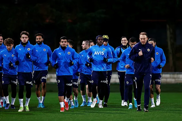 Fenerbahçe'de gündem UEFA Konferans Ligi! Rakip Slavia Prag...