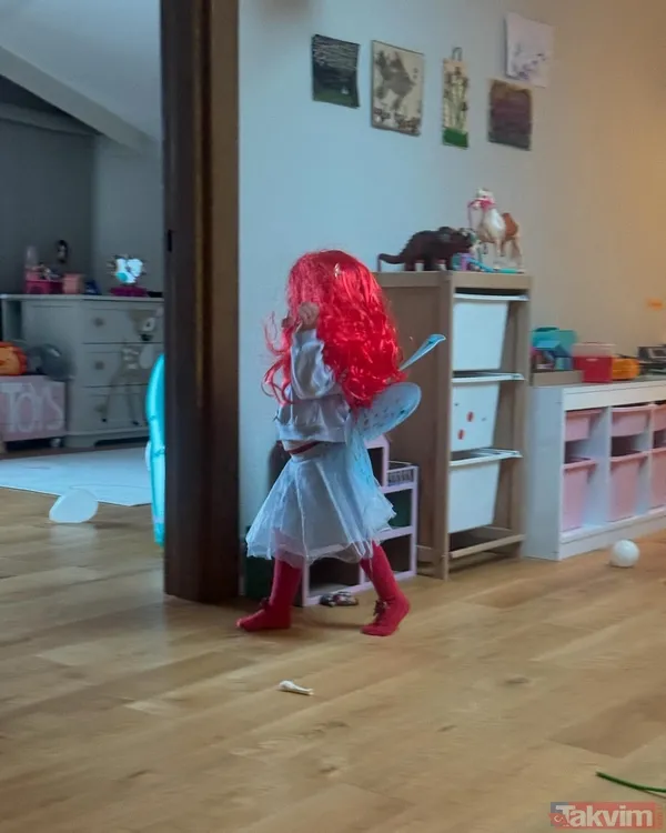 Sinem Kobal’dan kızlarıyla yepyeni paylaşım: Minik kızının peruklu ev hali dikkat çekti! - 14