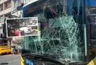 Boş yolda bile İETT dehşeti: Otobüs ambulansa çarpıp devirdi! 5 yaralı