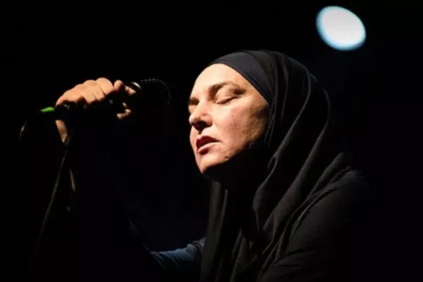 efsane-sarkici-sinead-oconnor-hayatini-kaybetti-1690399847640.jpeg Efsane şarkıcı hayatını kaybetti! Sinead O'Connor kimdir, kaç yaşındaydı? Sinead O'Connor neden öldü, hastalığı neydi?-2
