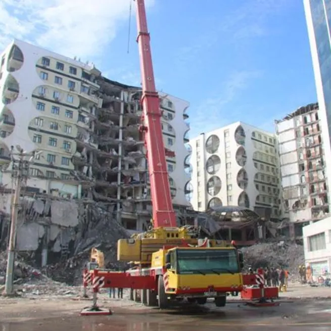 Diyar Galerianın enkazında can veren avukat haklı çıktı! Kolon kesme nedeniyle davalıktı...