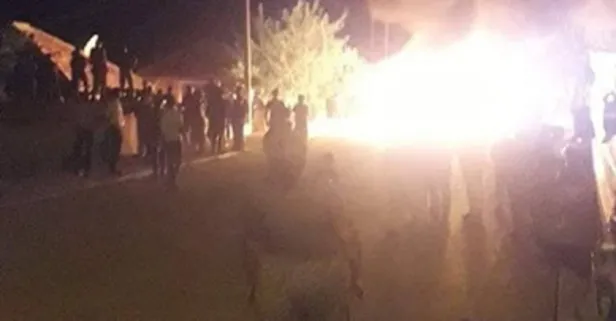 Mahalleli tacizcinin evini basıp eşyalarını sokakta ateşe verdi