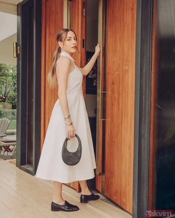 Deniz kızları diyarı... Kenan İmirzalıoğlu'nun biricik eşi Sinem Kobal'dan anneli kızlı tatil paylaşımı - 4