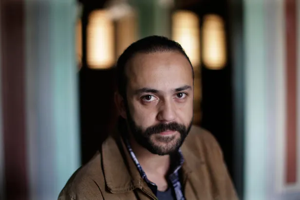 bu-dusman-cok-konusulur-cukurda-vedalar-sonrasi-olay-olacak-transfer-pabuclari-dama-atacak-1621681047713.jpg Bu düşman çok konuşulur! Çukur'da vedalar sonrası olay olacak transfer! Pabuçları dama atacak-7
