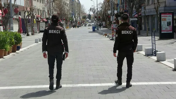 son-dakika-icisleri-bakanligi-kismi-kapanma-surecinde-3787-kisiye-idari-islem-uyguladi-1618757495429.jpg Son dakika! İçişleri Bakanlığı kısmi kapanma sürecinde 3.787 kişiye idari işlem uyguladı-2