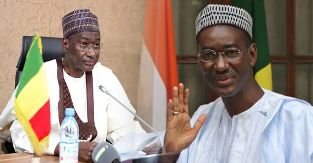 Son dakika! Mali’de Geçiş Konseyinin Başkanı ve Başbakanı Kati askeri kampına götürüldü