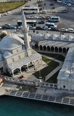 İBB'den tepki çeken çalışma: Mimar Sinan'ın 1580 yılında yaptığı Şemsi Paşa Camii duvarında çatlaklar oluştu!