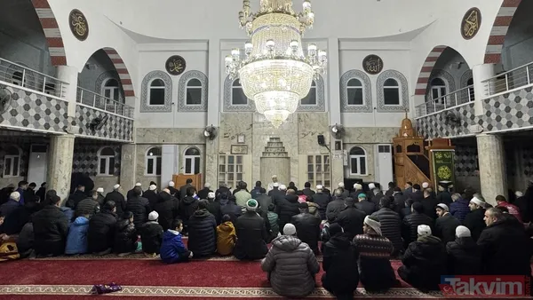 Ettehiyyatü Duası Okunuşu Aşağıda, Ettehiyyatü Duasının Arapça Okunuşunu Bulabilirsiniz: Et-Tahıyyâtü Lillâhi Vessalevâtü Vettayyibât. Esselâmü Aleyke...