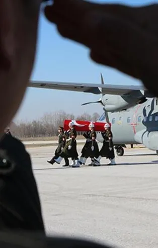 Barış Pınarı Harekatı bölgesinde şehit olan askerlerimize son görev!