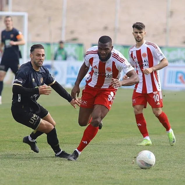 Bandırma 3 puanı 2 golle aldı