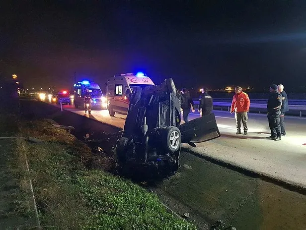 Kocaeli'nin Körfez ilçesinde otomobil su kanalına devrildi: 1 ölü, 2 yaralı-1